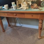 Broyhill Fontana Pine Sofa Table